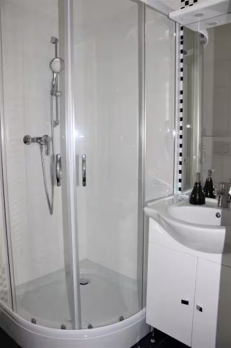 13b7b03b-24d6-4f7a-a088-2e84a5979546