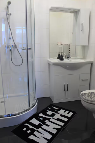 245fdd9b-39d6-4eca-b739-bd6062979319