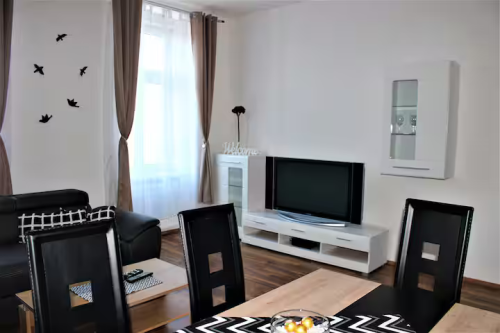 3d106760-c514-4abe-8ad0-e0c4d3983e99