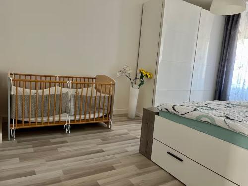 520c2961-42be-48df-8d69-e8e3f05aaac8