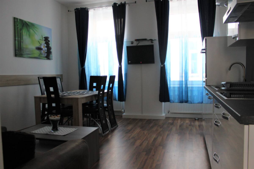 5936e75e-1cf4-48a9-a647-11d6715474b5