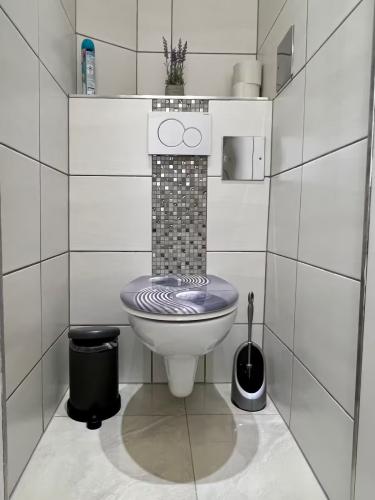 79180ea1-0110-4ff4-98b5-21fed2f1e97d