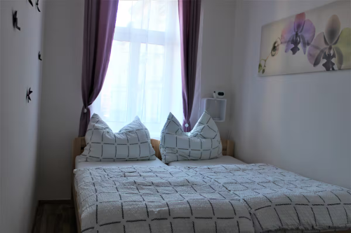 b17618ff-c767-4785-95f1-9d17505ff8d1