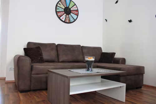 c6e46036-5972-461a-8e95-ec545d0a38dc