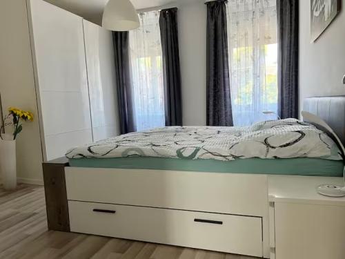 d4390ea6-4e3c-4d00-92fc-1974f6f4cb9d